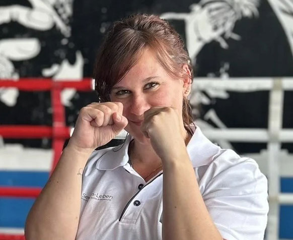 Therapeutisches Boxen Therapeutin-cathrin-Box2Heal.ch